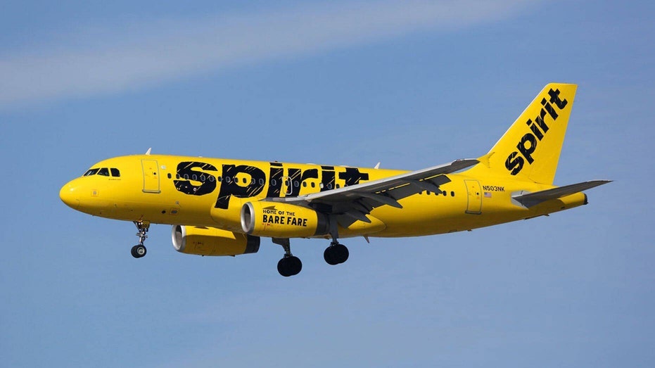 Spirt Airlines plane landing brake overheats