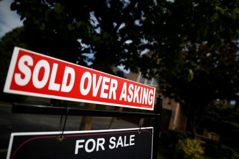 Canada’s housing agency concerned by growth of unregulated lenders