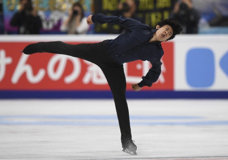 Chen wins grand prix opener, Hanyu second