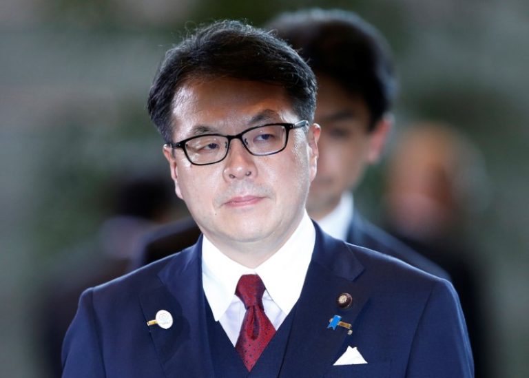 Japan industry minister Seko: Kobe Steel, Nissan ‘unique problems’