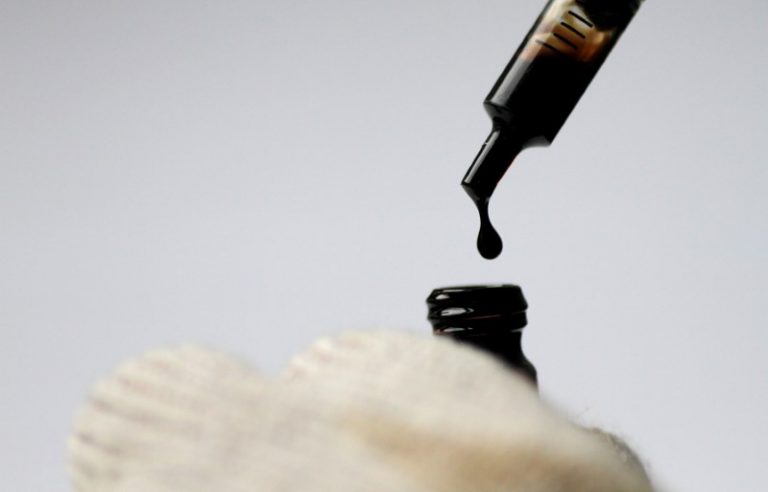 Oil prices rise on tightening supply, strong demand
