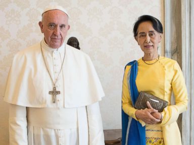 ANALYSIS: Pope Francis faces diplomatic test in Myanmar visit amid Rohingya crisis
