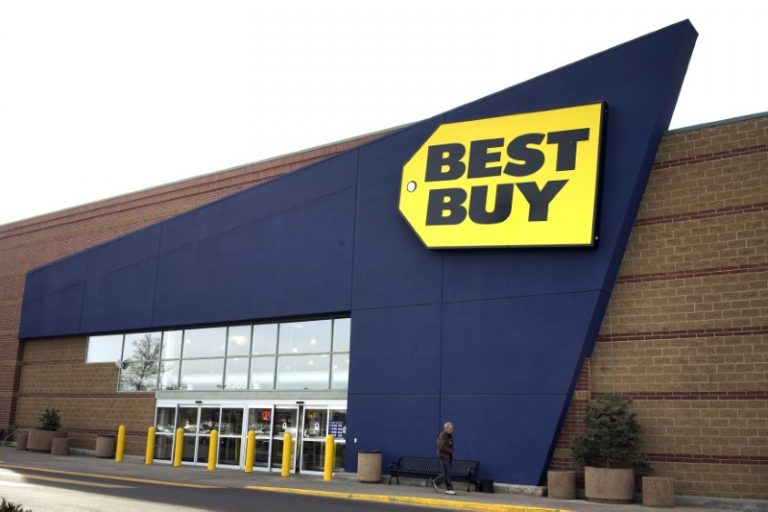 Best Buy falls short with holiday profit forecast