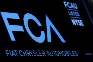Fiat Chrysler hopes to win approval for diesel fix by early ’18: lawyer