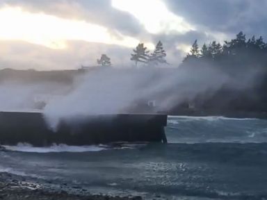 Major storm hitting West Coast with heavy rain, strong winds