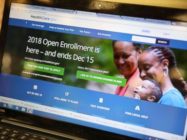 Obama, Democrats push open enrollment period