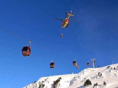 150 skiers rescued from stalled ski lift in the French Alps