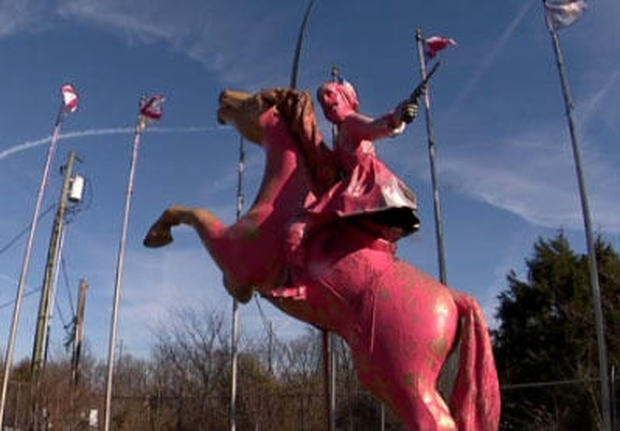 Confederate statue painted pink by vandals