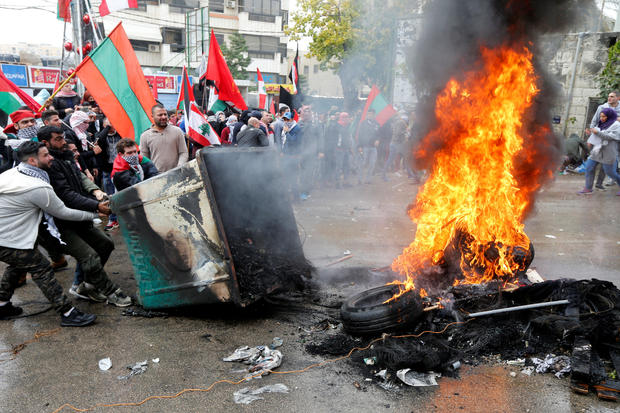 Protest sparks clashes near U.S. Embassy in Beirut