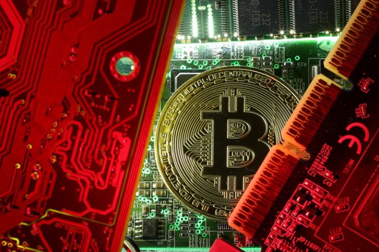Singapore central bank cautions against investments in cryptocurrencies