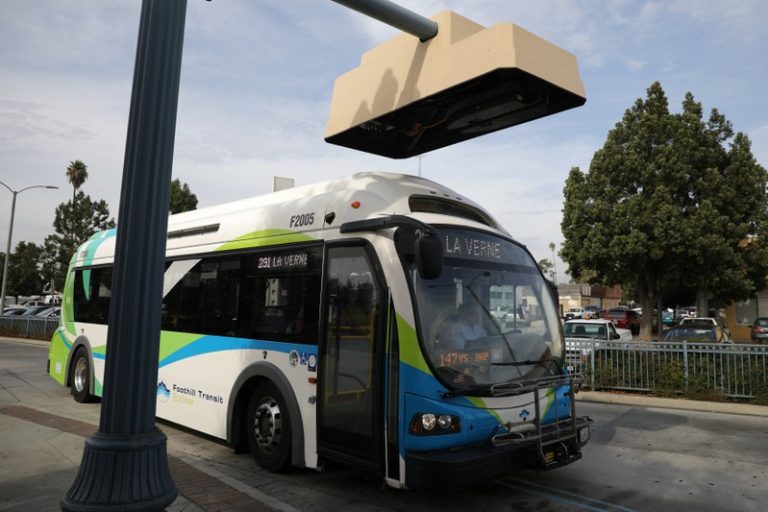 U.S. transit agencies cautious on electric buses despite bold forecasts