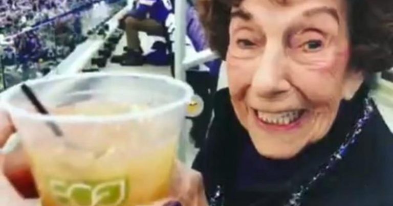 99-year-old Vikings fan gets free Super Bowl tickets