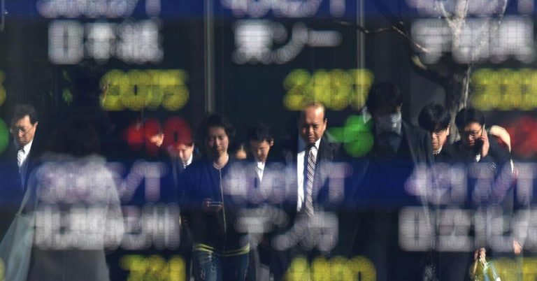 Asia markets trade mixed as the dollar remains on the back foot