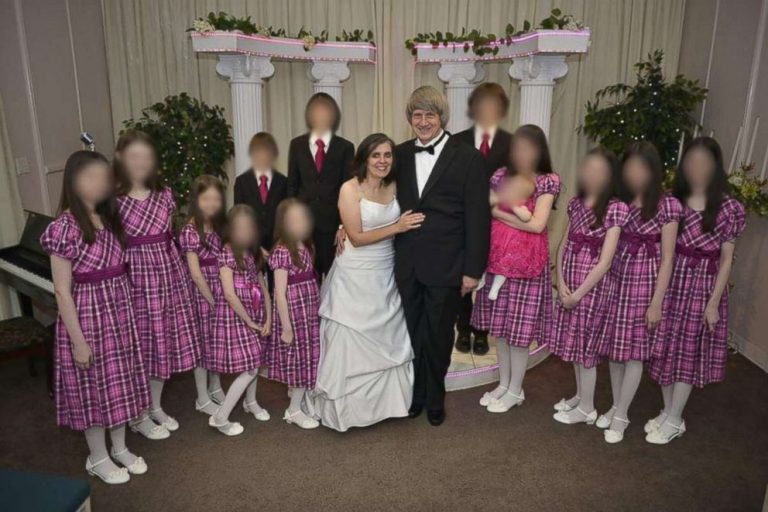 Aunt of 13 siblings allegedly held captive speaks out: ‘They shut us out’