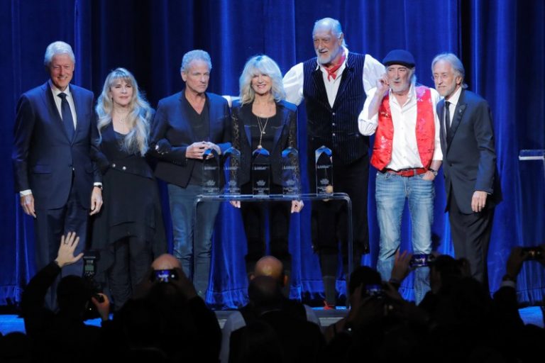 Bill Clinton repays a favor to Fleetwood Mac at MusiCares ceremony