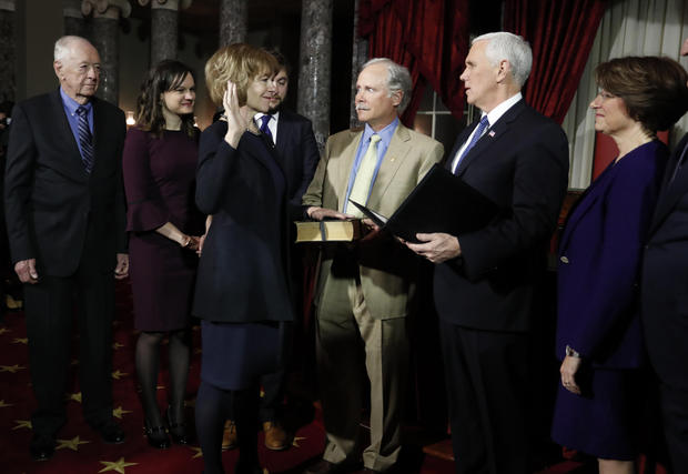 Democratic senators sworn in, narrow GOP majority