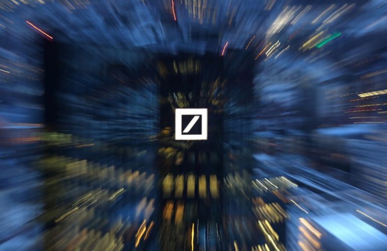 Deutsche Bank to hike bonuses to more than 1 billion euros for 2017: FAS