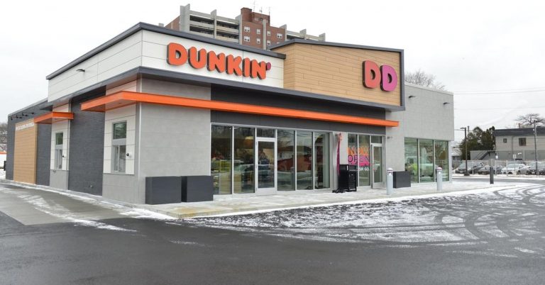 Dunkin’ debuts a mobile order drive-thru at its new concept store