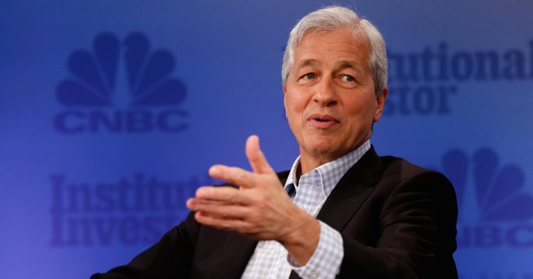 JP Morgan Chase to build 400 new branches, raise wages because of the tax cut