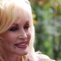 Parton Me? Dolly Didn’t Praise Trump