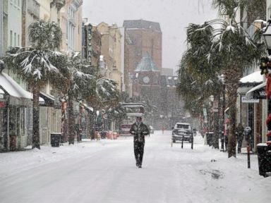 Snowy ‘bomb cyclone’ hitting Northeast, forcing nearly 3,000 flight cancellations