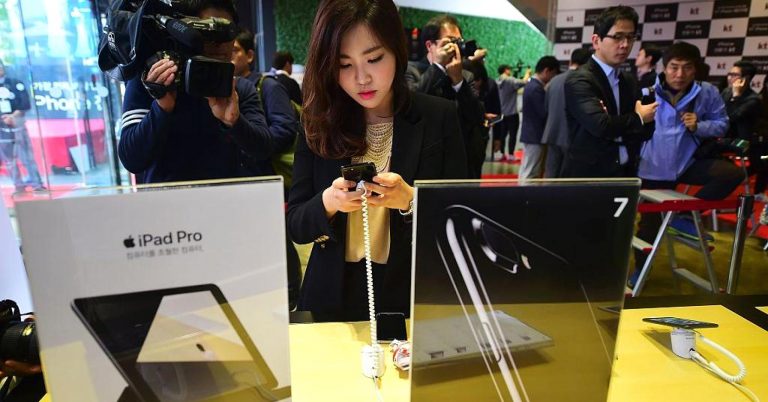 South Korean group files complaint against Apple CEO over iPhone slowdown