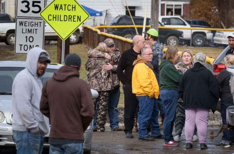 Suspected gunman in quadruple homicide at rural Pennsylvania car wash dies