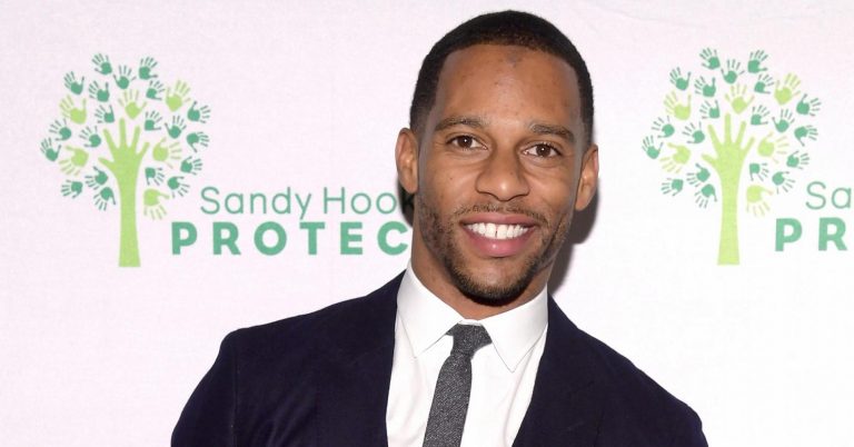 The surprising thing former New York Giant Victor Cruz did with his first NFL paycheck