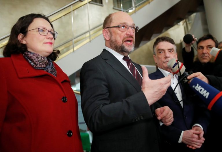 Top German Social Democrats urge party to back coalition talks with Merkel