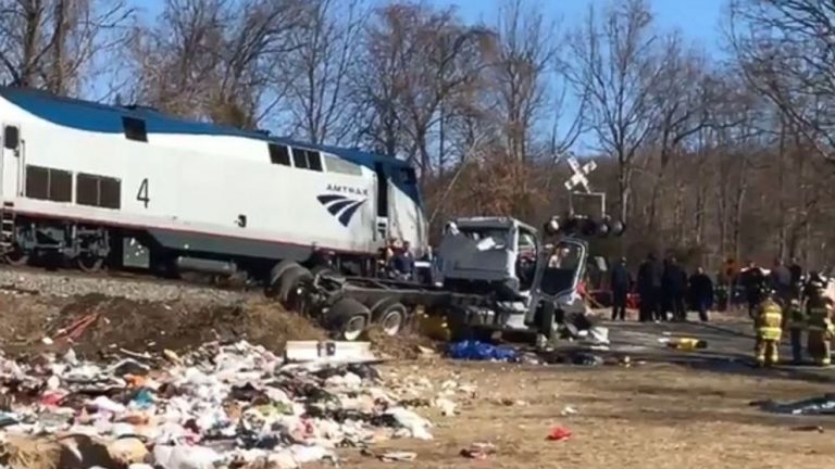 Train carrying members of Congress involved in accident