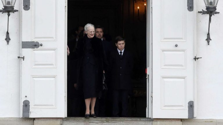 Danes start to bid farewell to late Denmark prince