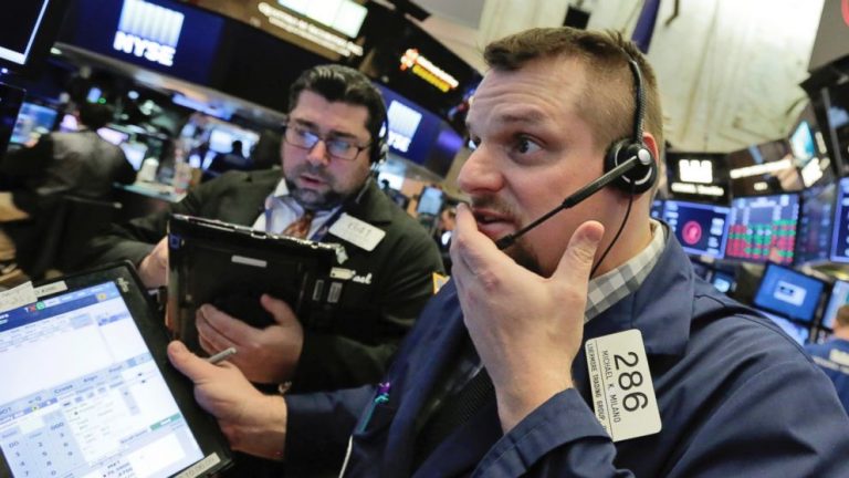 Dow down 500 as stocks sink steadily