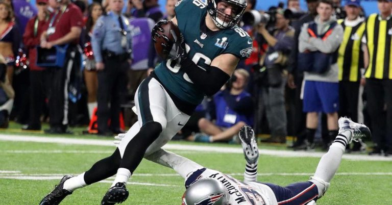 Philadelphia Eagles defeat New England Patriots to win Super Bowl