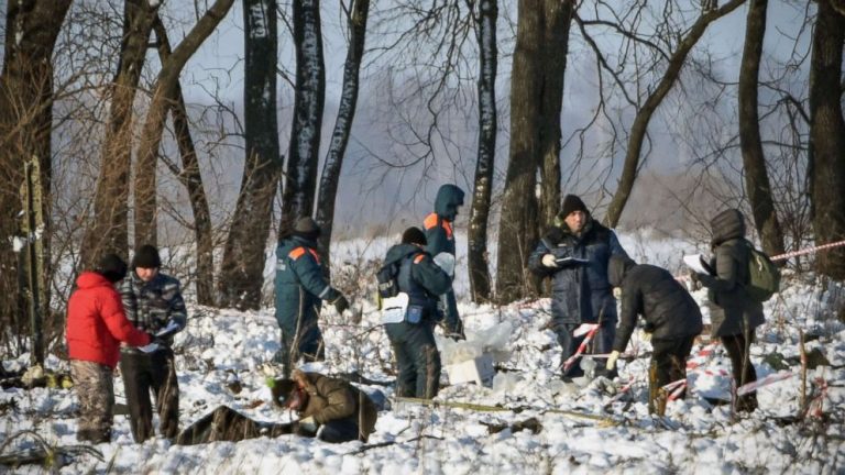 Russians scour wreckage for clues in plane crash that killed 71