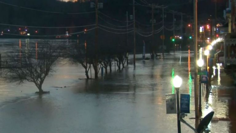 Storms battering Midwest as East Coast warms up