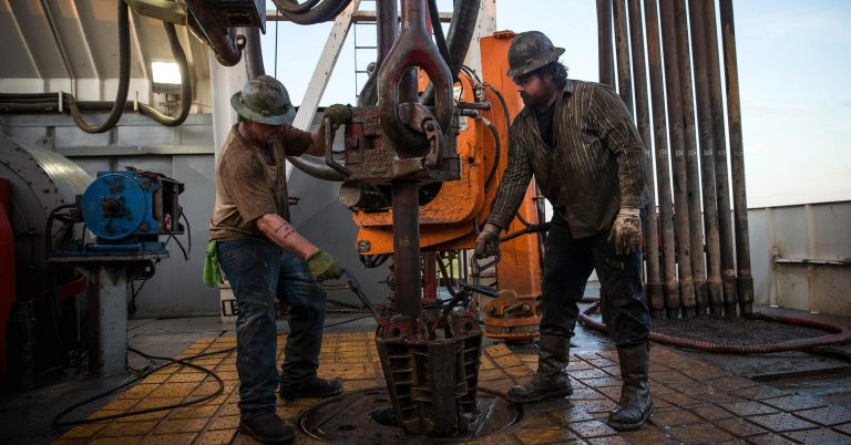 US oil’s ‘extraordinary’ growth could overwhelm the market and weigh on prices, IEA warns