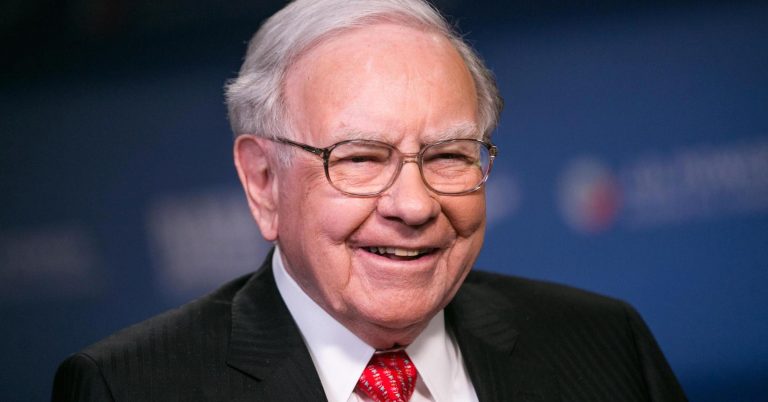 What Warren Buffett says to do when the market tanks