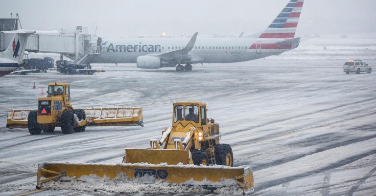 Early spring nor’easter grounds more than 3,000 flights