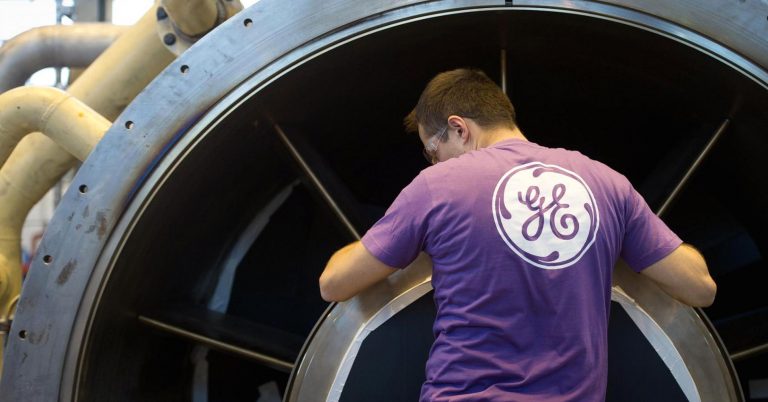 General Electric shares drop to lowest level since July 2009