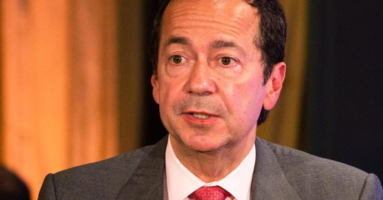 Hedge funder John Paulson, who made a fortune betting against subprime, is cutting staff: Report