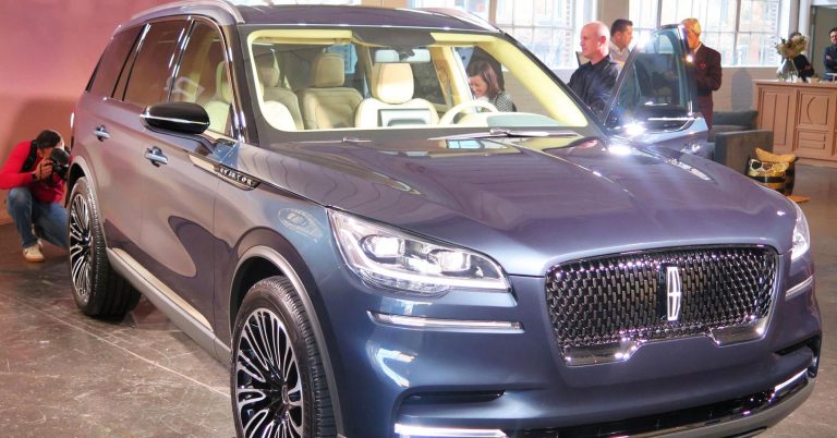 Lincoln brings back the Aviator after more than a decade — with a very different design