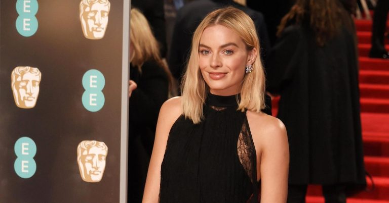 Oscar nominee Margot Robbie says her family wanted her to quit acting