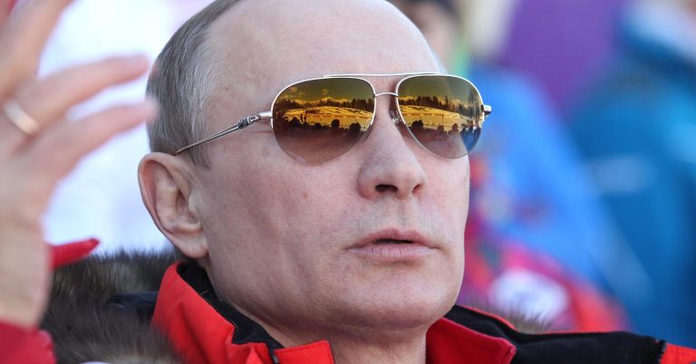 Putin ordered a plane to be downed in 2014 due to a bomb threat, but it was a false alarm