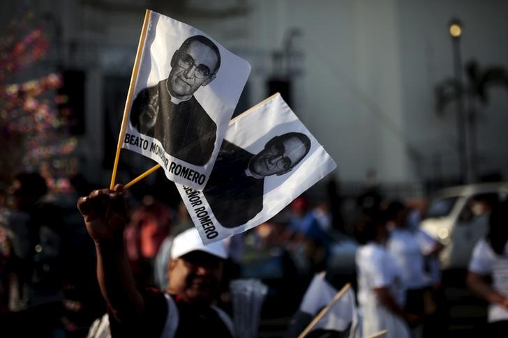 Slain Salvadoran archbishop Romero to be made a saint