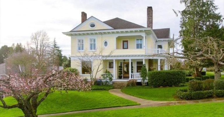 The house from ’10 Things I Hate About You’ just sold for $1.6 million—take a look inside