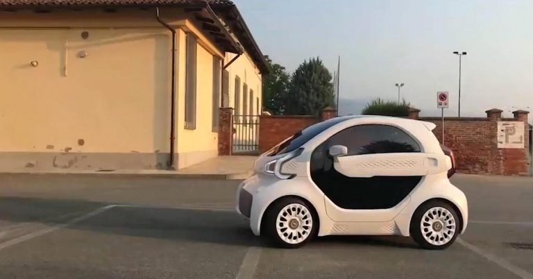 This $7,500 3-D printed electric car took three days to make