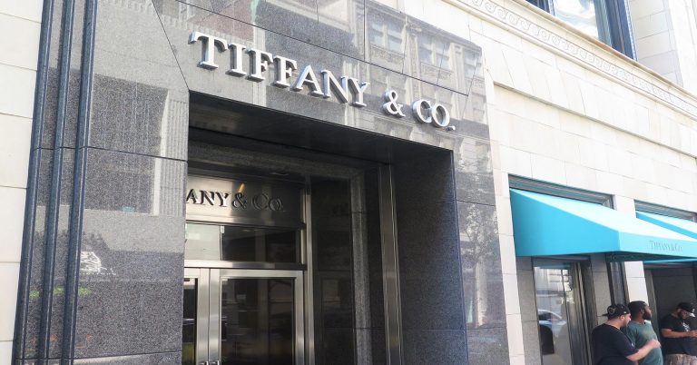 Tiffany quarterly revenue rises 8.5% on strong holiday quarter