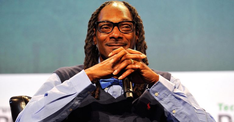 Top VC deals: Apple buys Texture, Magna backs Lyft, Snoop Dogg raises a $45 million fund