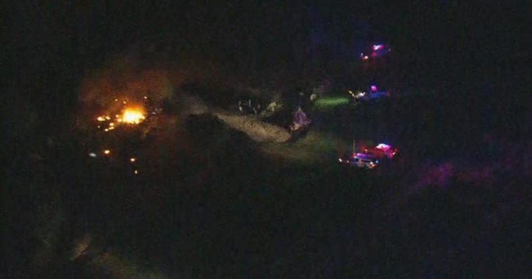 6 killed in fiery plane crash on golf course