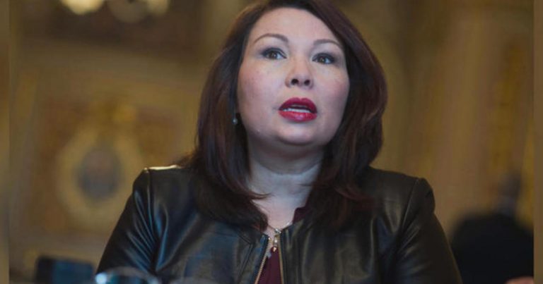 Duckworth becomes first senator to give birth while in office